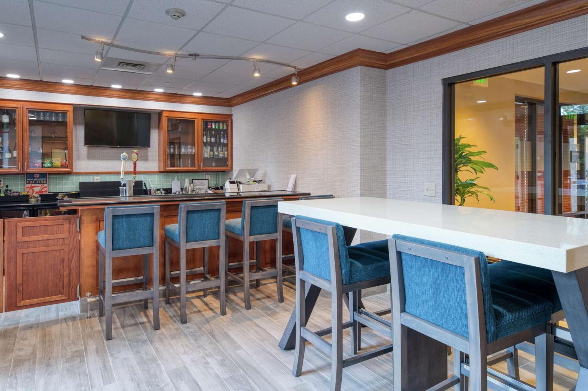 Hampton Inn Wilmington University Area Екстер'єр фото